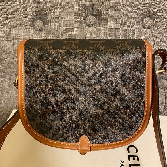 ❌SOLD❌CELINE Triomphe Canvas Medium Folco Bag Tan - Picture 2 of 9